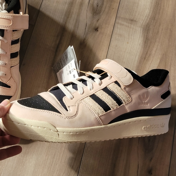 Adidas Forum Men's Shoes - Picture 2 of 4